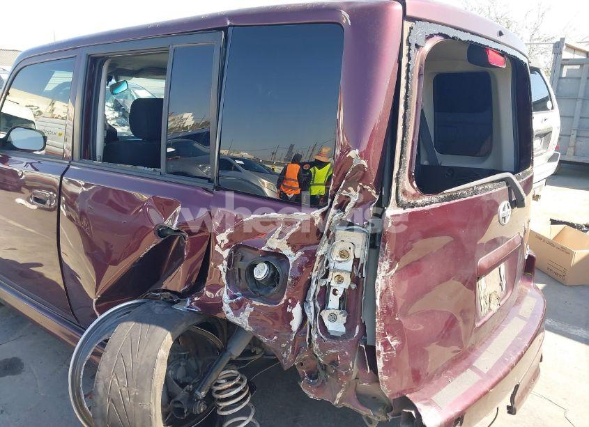 Photo 6 of 2005 Scion Xb N/A (VIN JTLKT334X50179370)