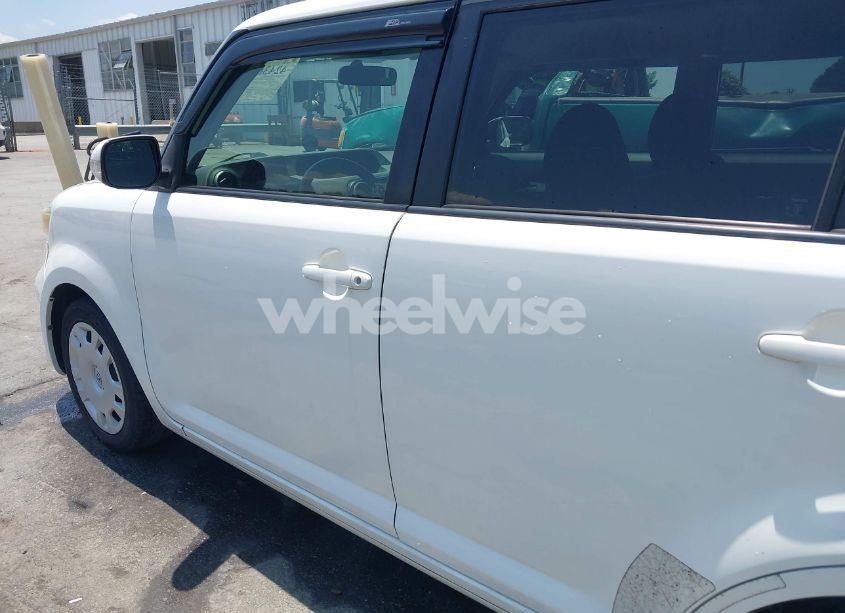 Photo 14 of 2014 Scion Xb N/A (VIN JTLZE4FE1EJ062595)