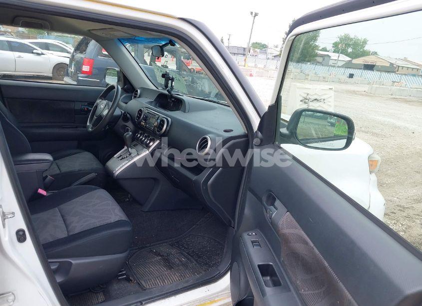 Photo 5 of 2013 Scion Xb N/A (VIN JTLZE4FE5DJ030666)