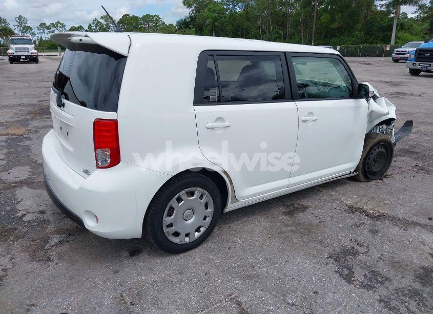 Photo 4 of 2015 Scion Xb N/A (VIN JTLZE4FE7FJ077927)