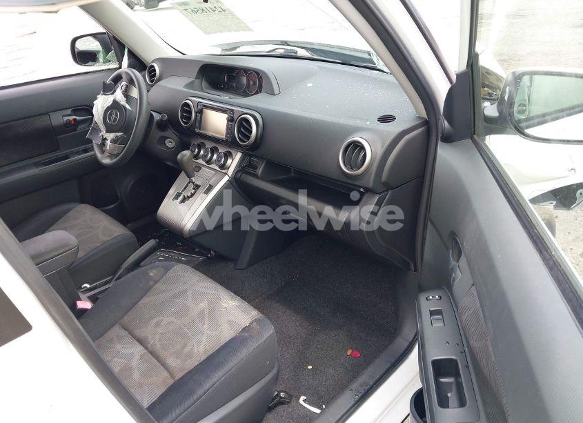 Photo 5 of 2015 Scion Xb N/A (VIN JTLZE4FE7FJ077927)