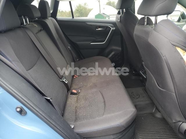 Photo 2 of 2023 TOYOTA RAV4 SE (VIN JTM16RFV7PD079762)