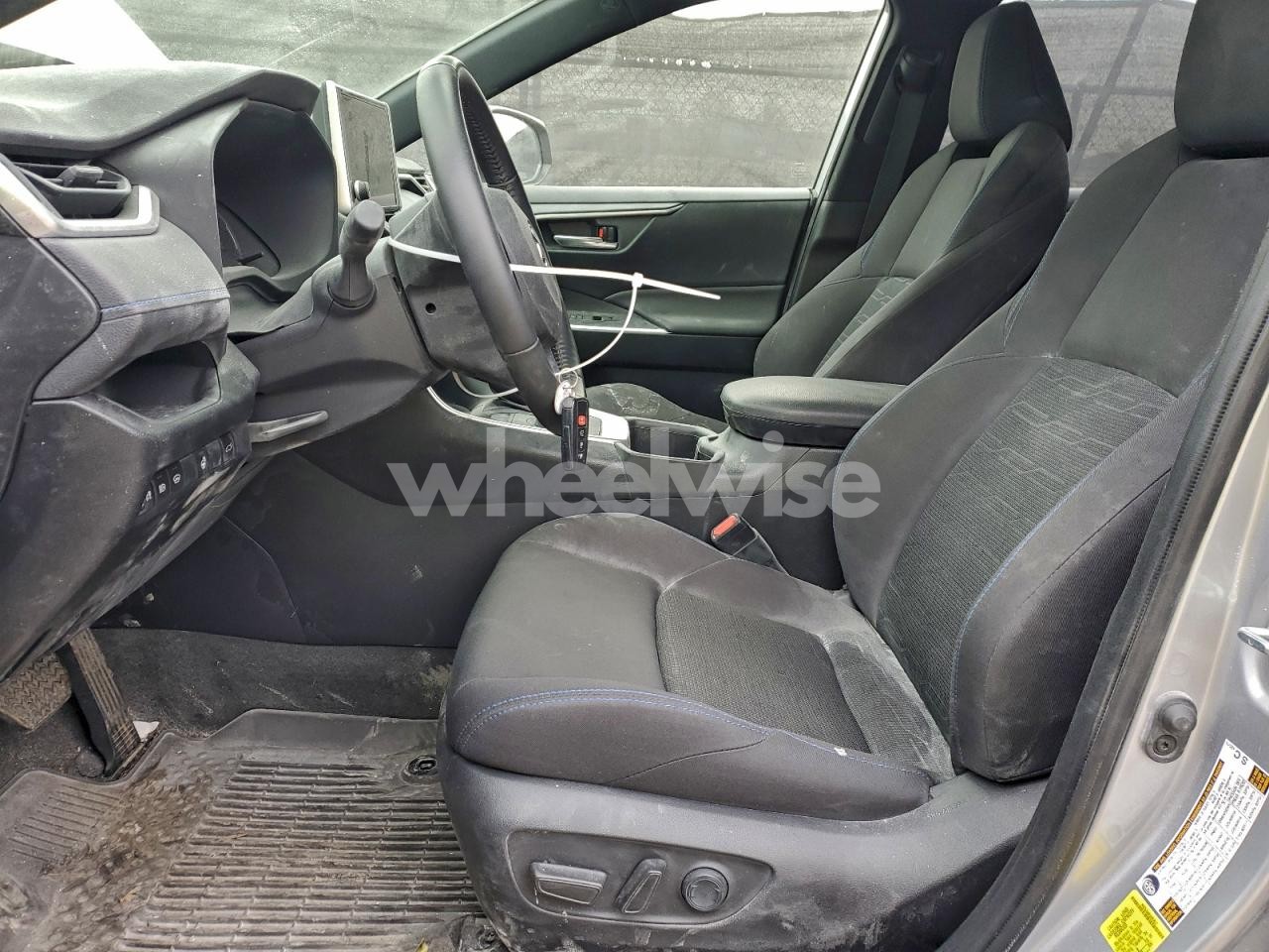 Photo 7 of 2023 TOYOTA RAV4 SE (VIN JTM16RFV9PD102944)