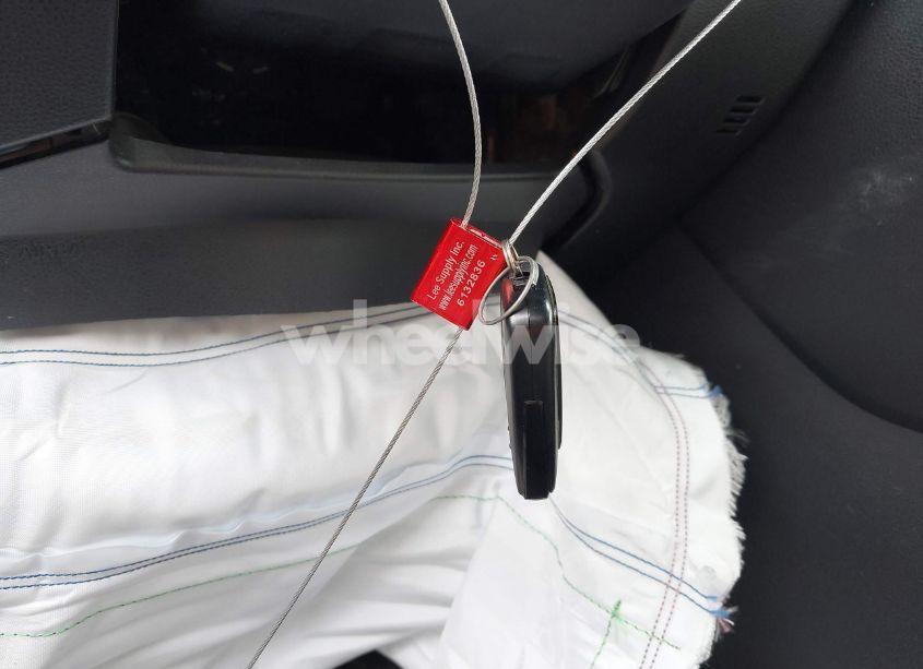 Photo 11 of 2019 Toyota Rav4 XLE PREMIUM (VIN JTMA1RFV4KD034673)