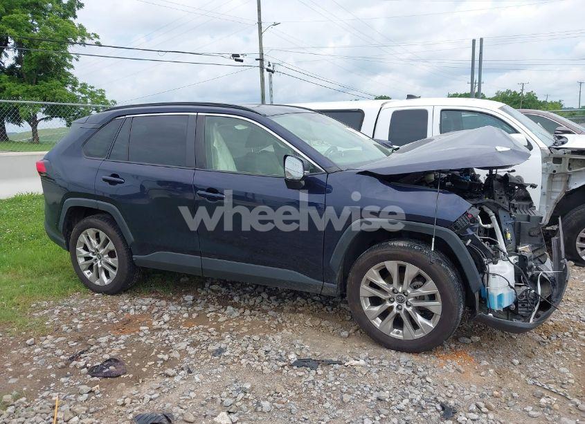 Photo 13 of 2019 Toyota Rav4 XLE PREMIUM (VIN JTMA1RFV4KD034673)