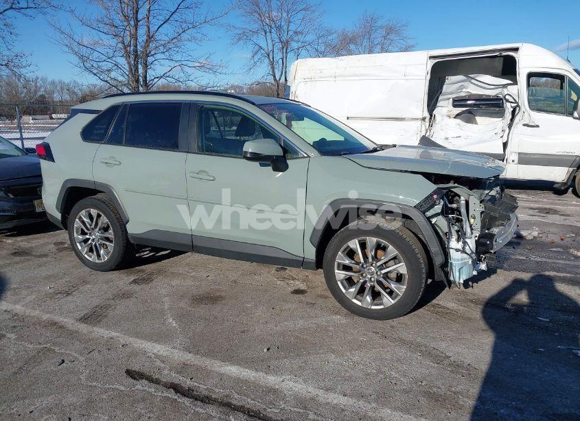 2019 Toyota Rav4 XLE PREMIUM (VIN JTMA1RFV6KD517369) main photo