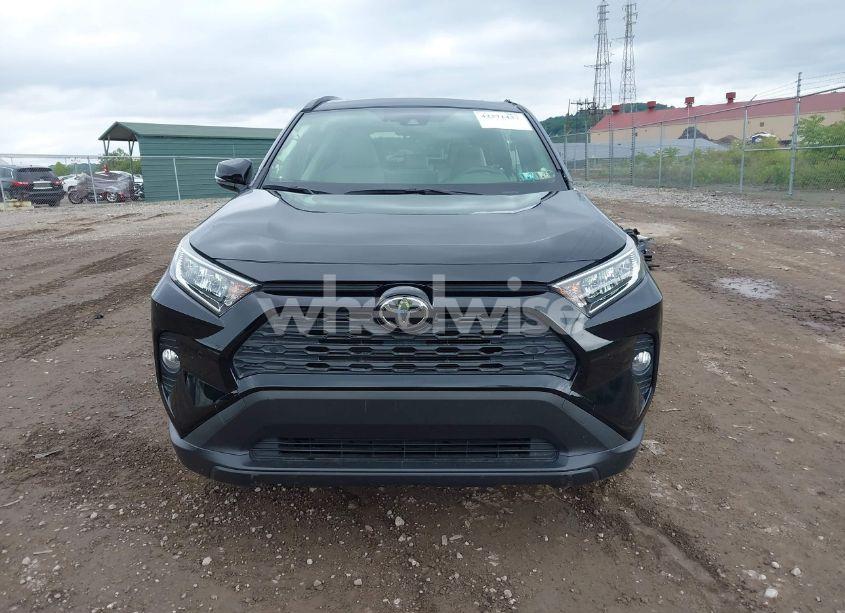 Photo 13 of 2021 Toyota Rav4 XLE PREMIUM (VIN JTMA1RFV8MD069137)