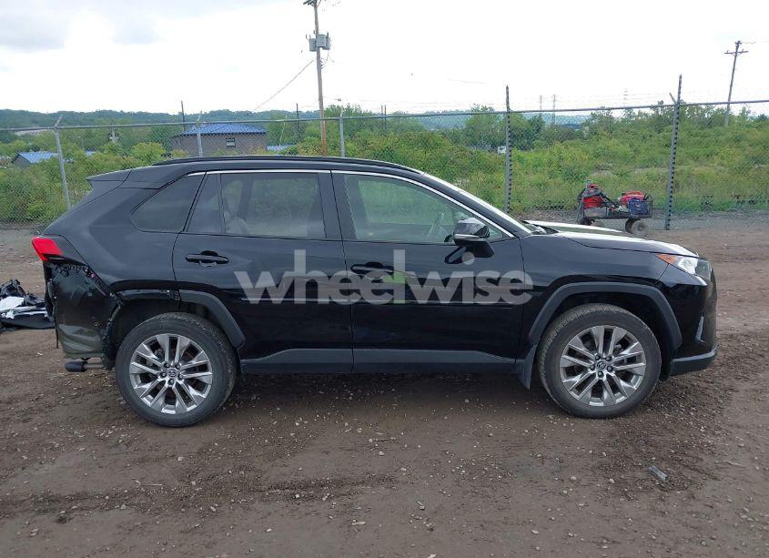 Photo 14 of 2021 Toyota Rav4 XLE PREMIUM (VIN JTMA1RFV8MD069137)