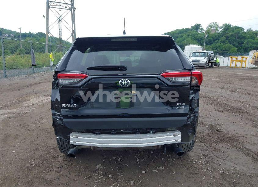 Photo 17 of 2021 Toyota Rav4 XLE PREMIUM (VIN JTMA1RFV8MD069137)