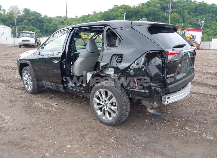 Photo 3 of 2021 Toyota Rav4 XLE PREMIUM (VIN JTMA1RFV8MD069137)