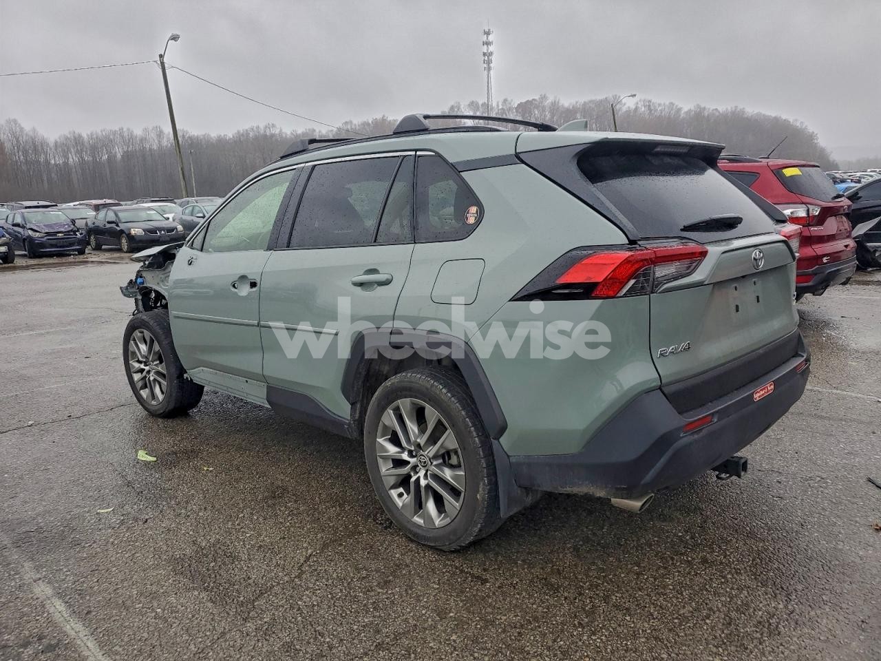 Photo 2 of 2022 TOYOTA RAV4 XLE PREMIUM (VIN JTMA1RFV8ND086246)