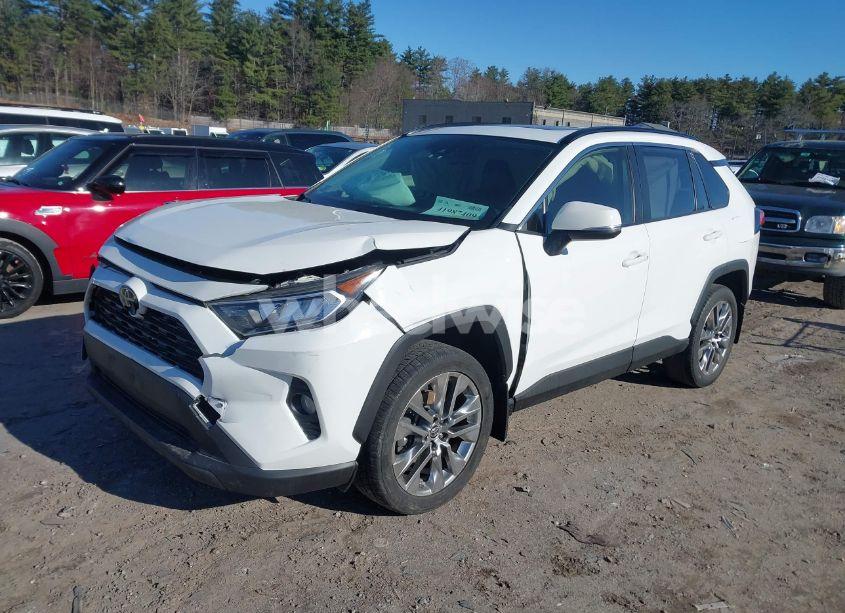 Photo 2 of 2019 Toyota Rav4 XLE PREMIUM (VIN JTMA1RFV9KJ007728)