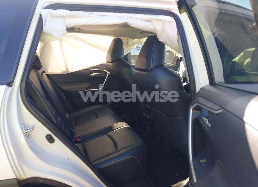 Photo 8 of 2019 Toyota Rav4 XLE PREMIUM (VIN JTMA1RFV9KJ007728)