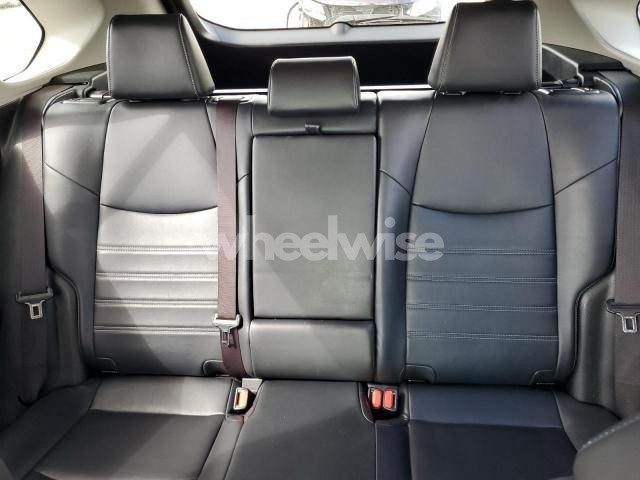 2019 TOYOTA RAV4 XLE PREMIUM (VIN JTMA1RFVXKD011107) main photo