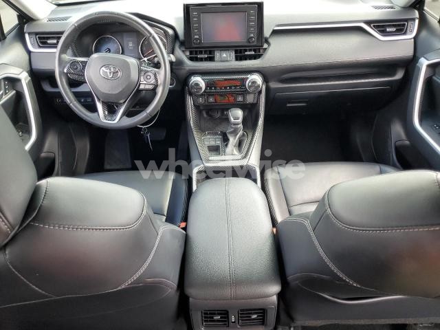 Photo 6 of 2019 TOYOTA RAV4 XLE PREMIUM (VIN JTMA1RFVXKD011107)