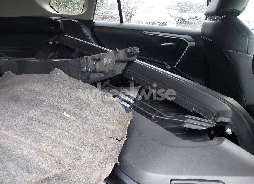 Photo 8 of 2019 Toyota Rav4 XLE PREMIUM (VIN JTMA1RFVXKD515799)