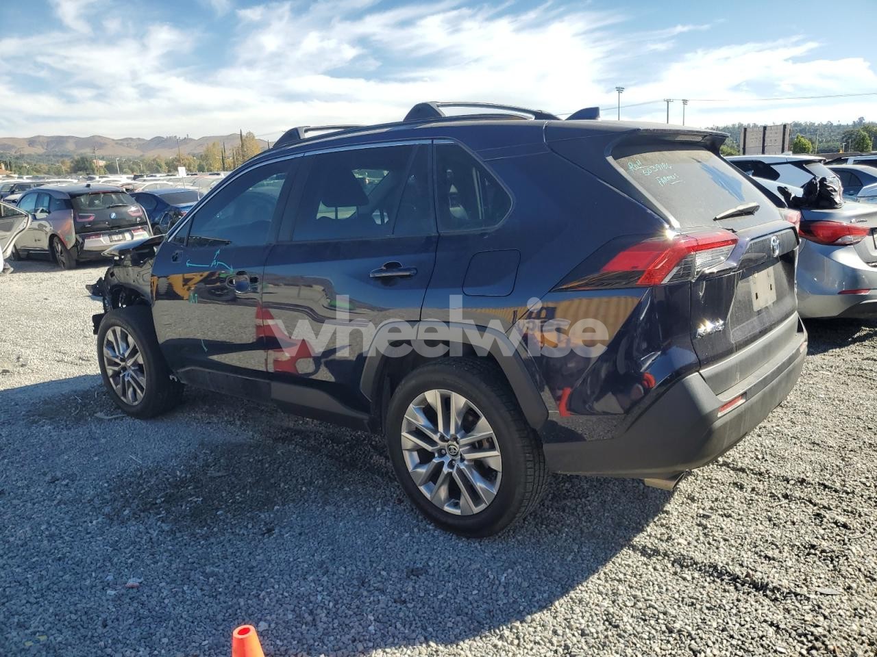 Photo 2 of 2020 TOYOTA RAV4 XLE PREMIUM (VIN JTMA1RFVXLD051074)