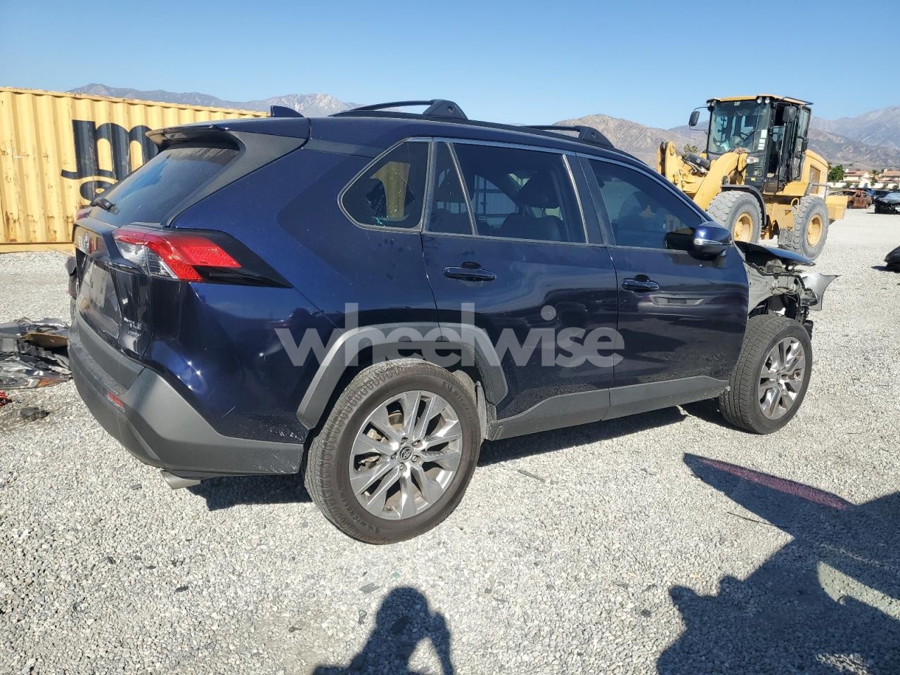 Photo 3 of 2020 TOYOTA RAV4 XLE PREMIUM (VIN JTMA1RFVXLD051074)