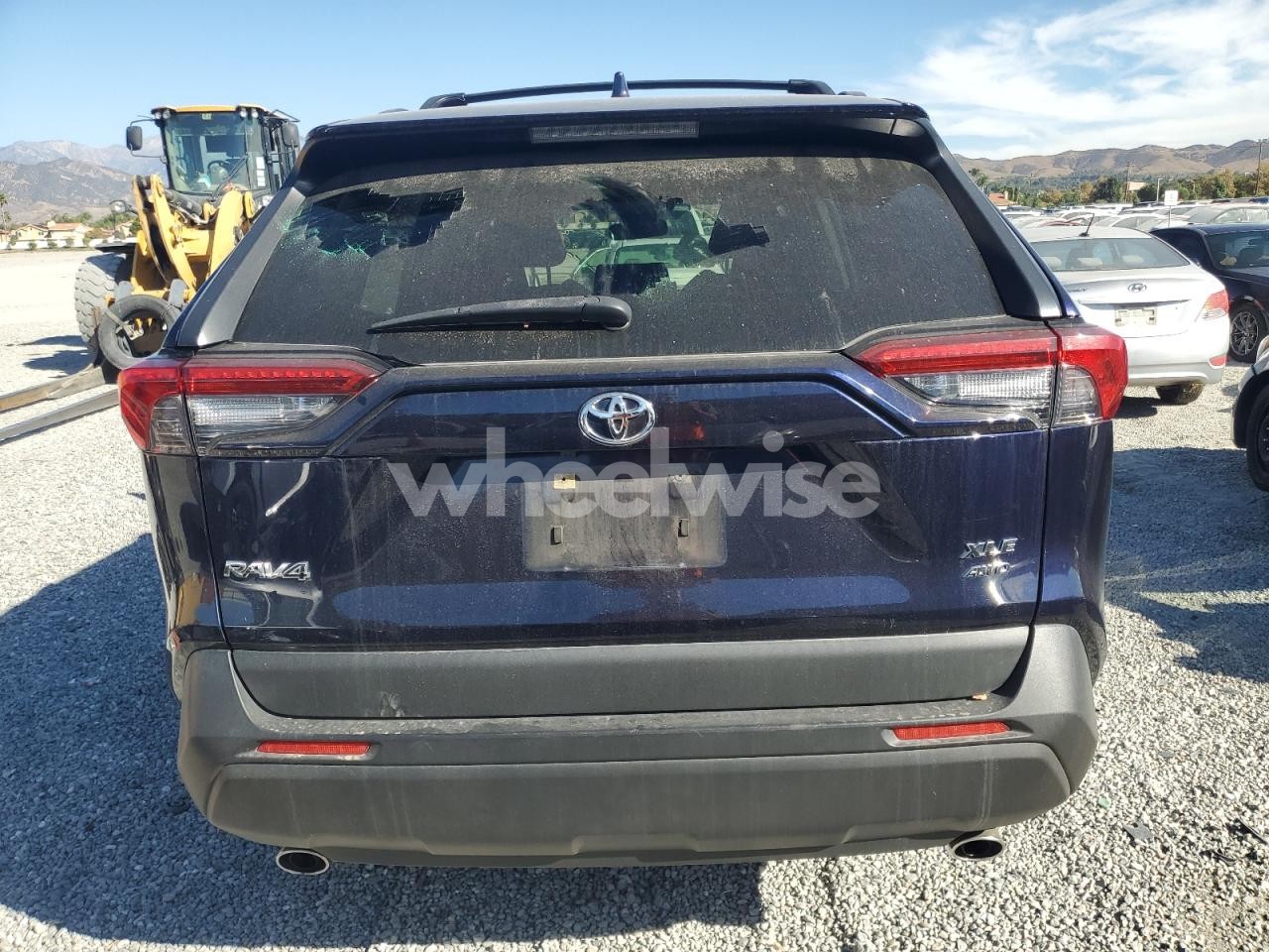 Photo 6 of 2020 TOYOTA RAV4 XLE PREMIUM (VIN JTMA1RFVXLD051074)