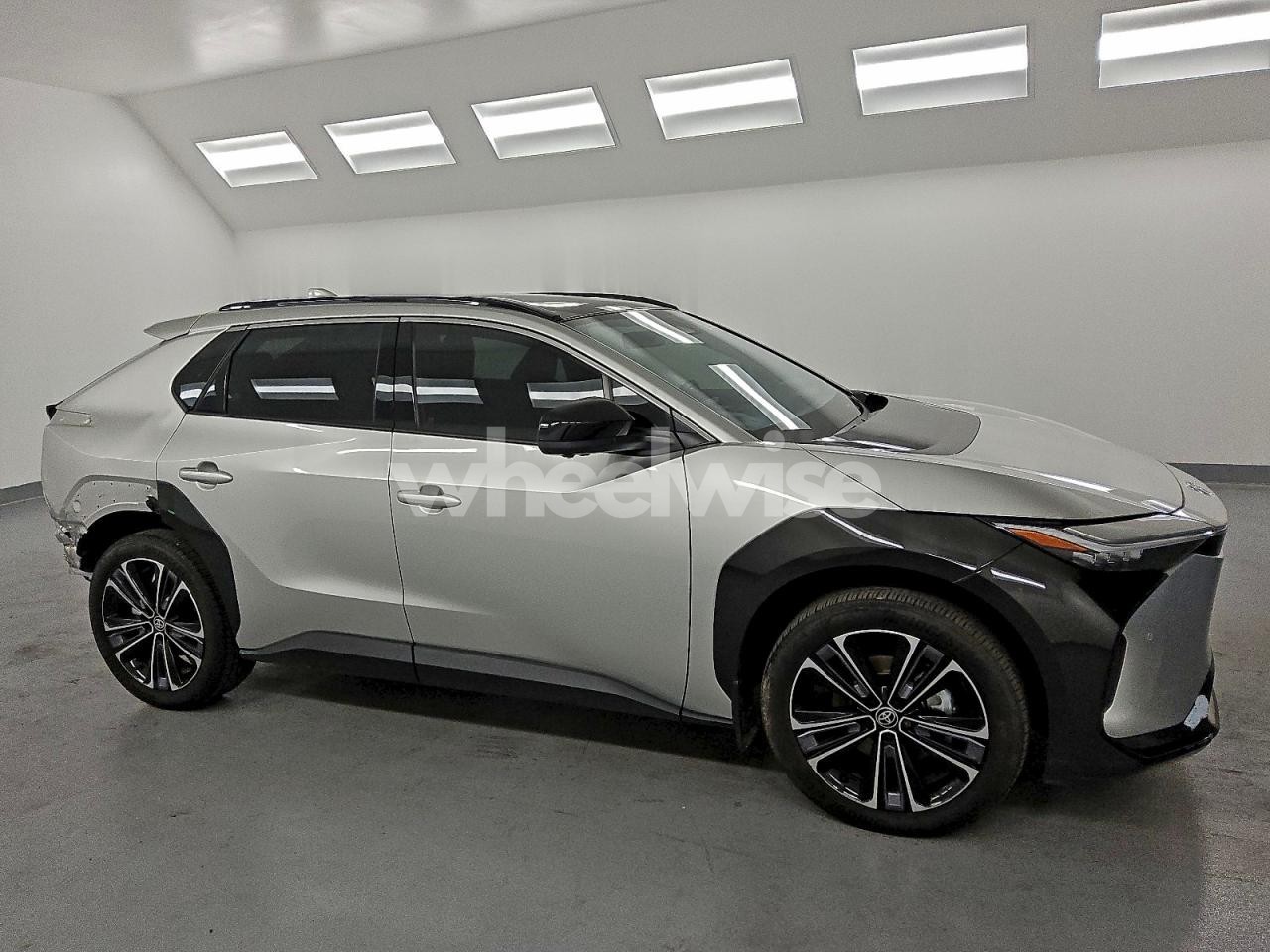 Photo 4 of 2024 TOYOTA BZ4X XLE (VIN JTMAAAAA0RA045736)