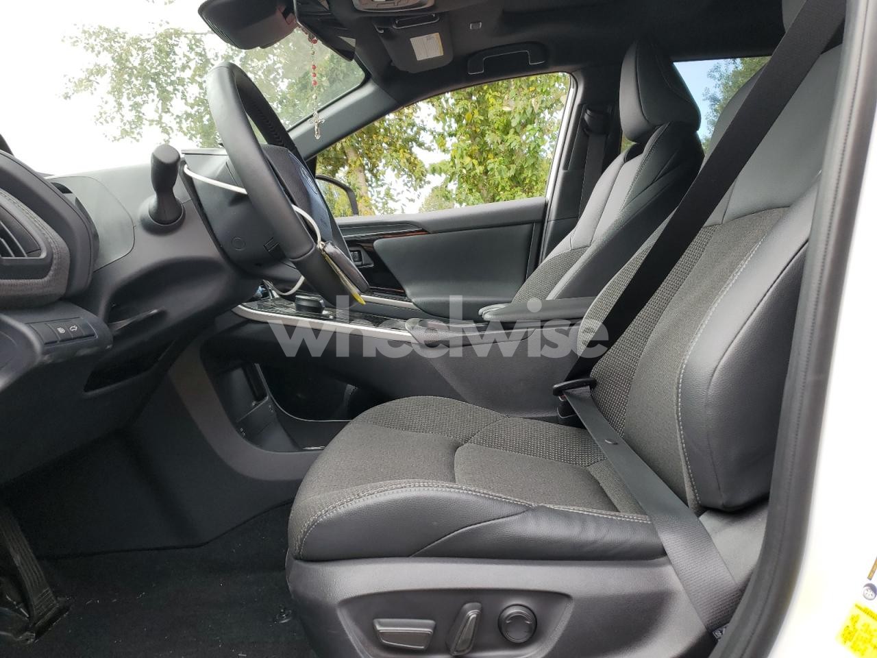 Photo 7 of 2024 TOYOTA BZ4X XLE (VIN JTMABACA1RA072051)