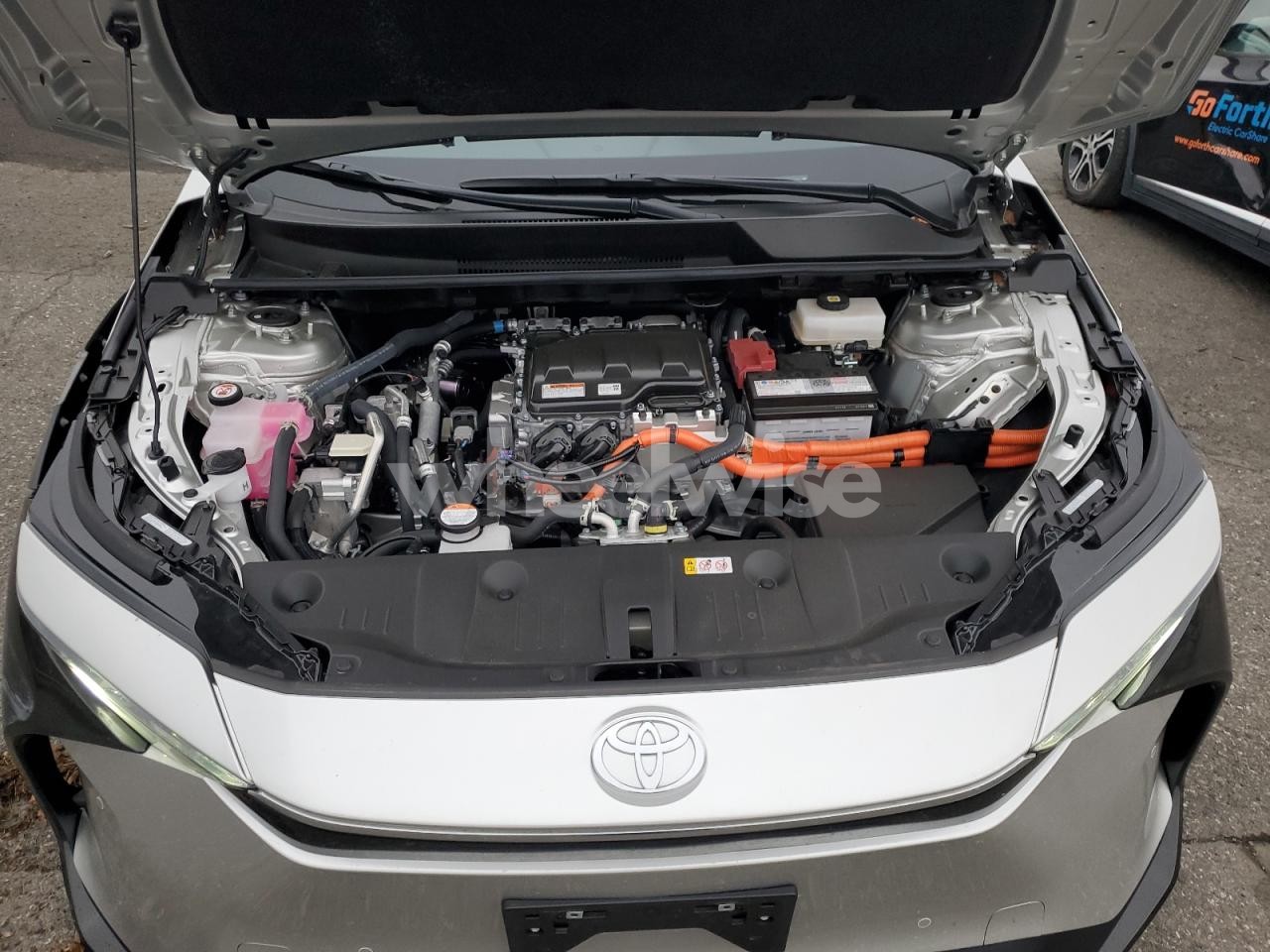 Photo 12 of 2024 TOYOTA BZ4X XLE N/A (VIN JTMABACA7RA073012)