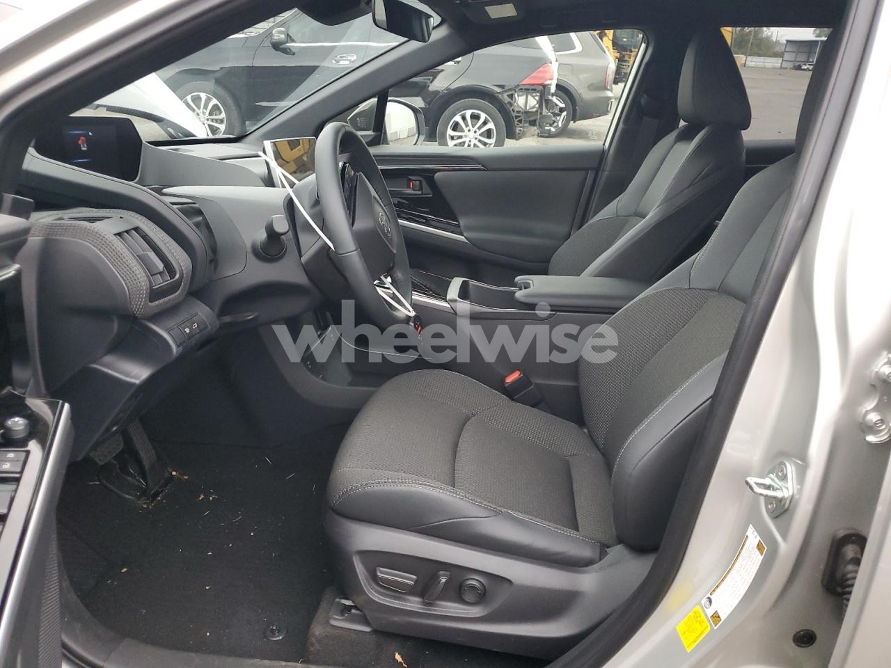 Photo 7 of 2024 TOYOTA BZ4X XLE N/A (VIN JTMABACA7RA073012)