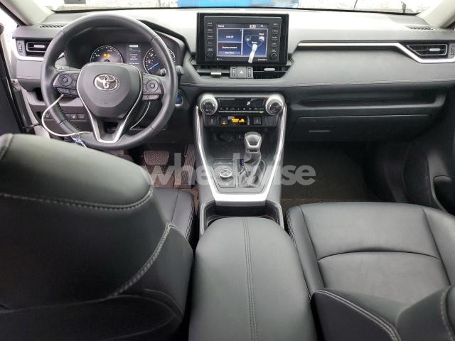 Photo 11 of 2021 TOYOTA RAV4 XLE PREMIUM (VIN JTMB6RFV2MD032154)