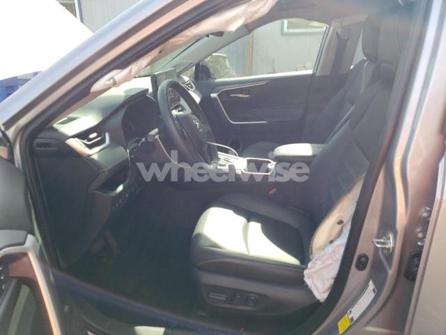 Photo 7 of 2025 TOYOTA RAV4 XLE PREMIUM (VIN JTMB6RFV4SD153135)