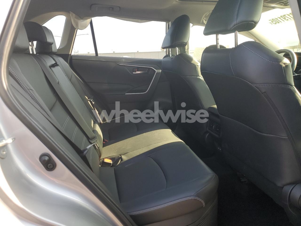 Photo 11 of 2024 TOYOTA RAV4 XLE PREMIUM (VIN JTMB6RFV5RD146883)