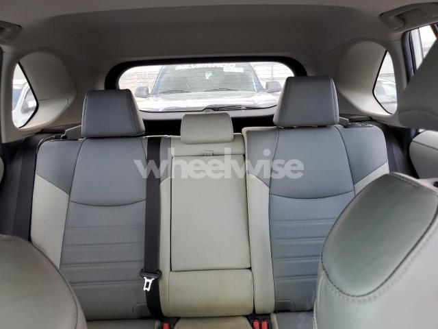 Photo 10 of 2022 TOYOTA RAV4 XLE PREMIUM (VIN JTMB6RFV6ND076790)