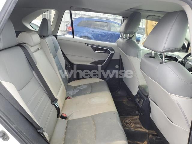 Photo 11 of 2022 TOYOTA RAV4 XLE PREMIUM (VIN JTMB6RFV6ND076790)