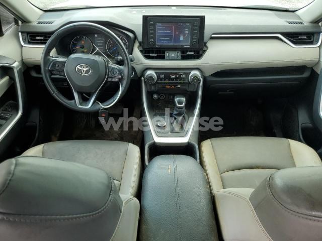 Photo 8 of 2022 TOYOTA RAV4 XLE PREMIUM (VIN JTMB6RFV6ND076790)