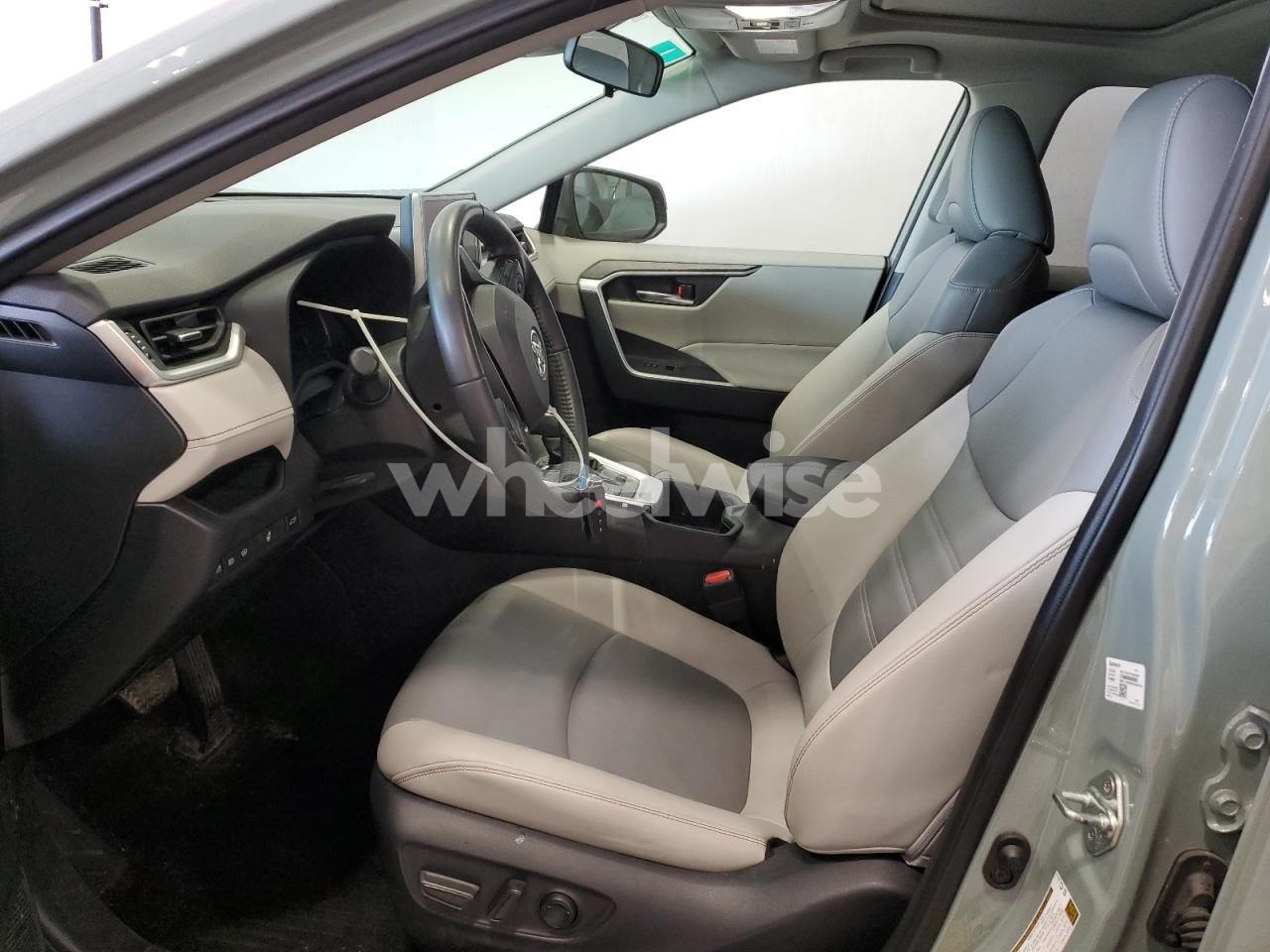 Photo 7 of 2023 TOYOTA RAV4 XLE PREMIUM (VIN JTMB6RFV6PD101397)