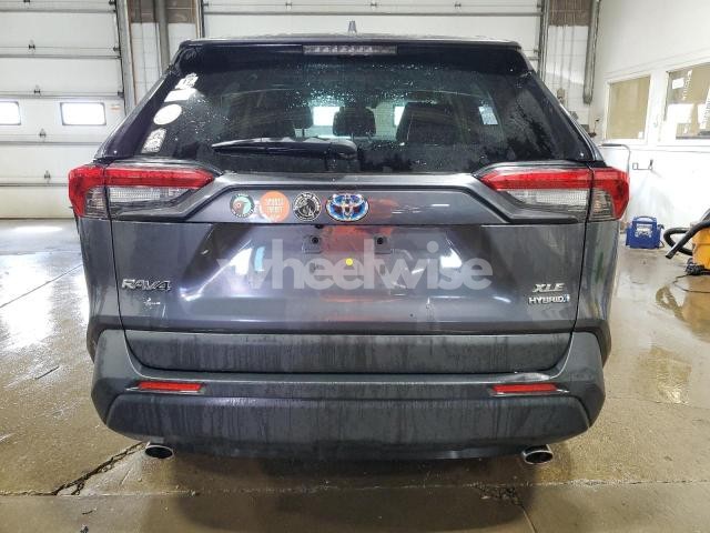 Photo 5 of 2021 TOYOTA RAV4 XLE PREMIUM (VIN JTMB6RFV7MD011624)