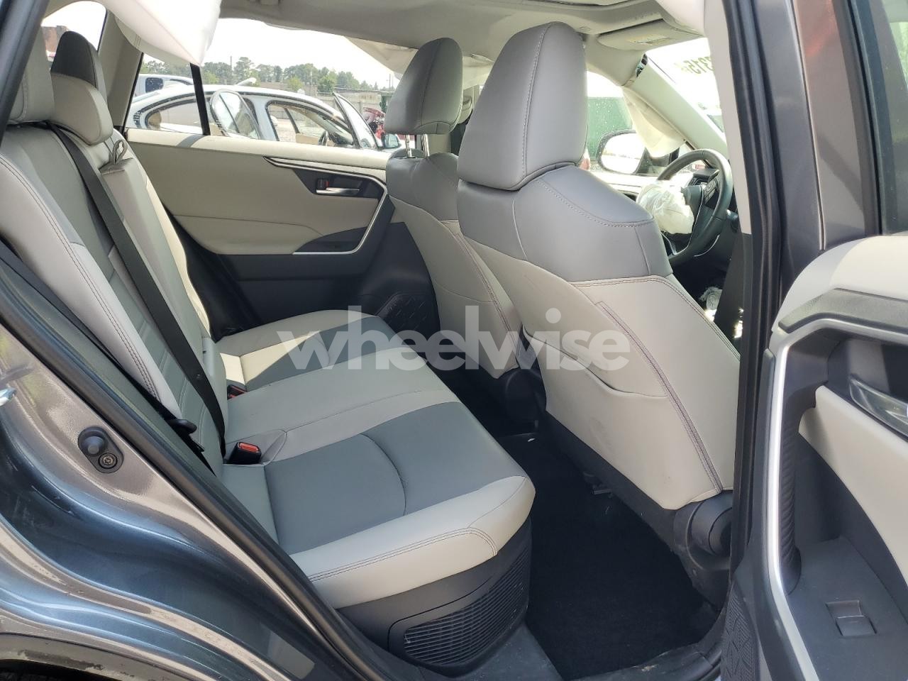 Photo 11 of 2023 TOYOTA RAV4 XLE PREMIUM (VIN JTMB6RFV7PD100937)