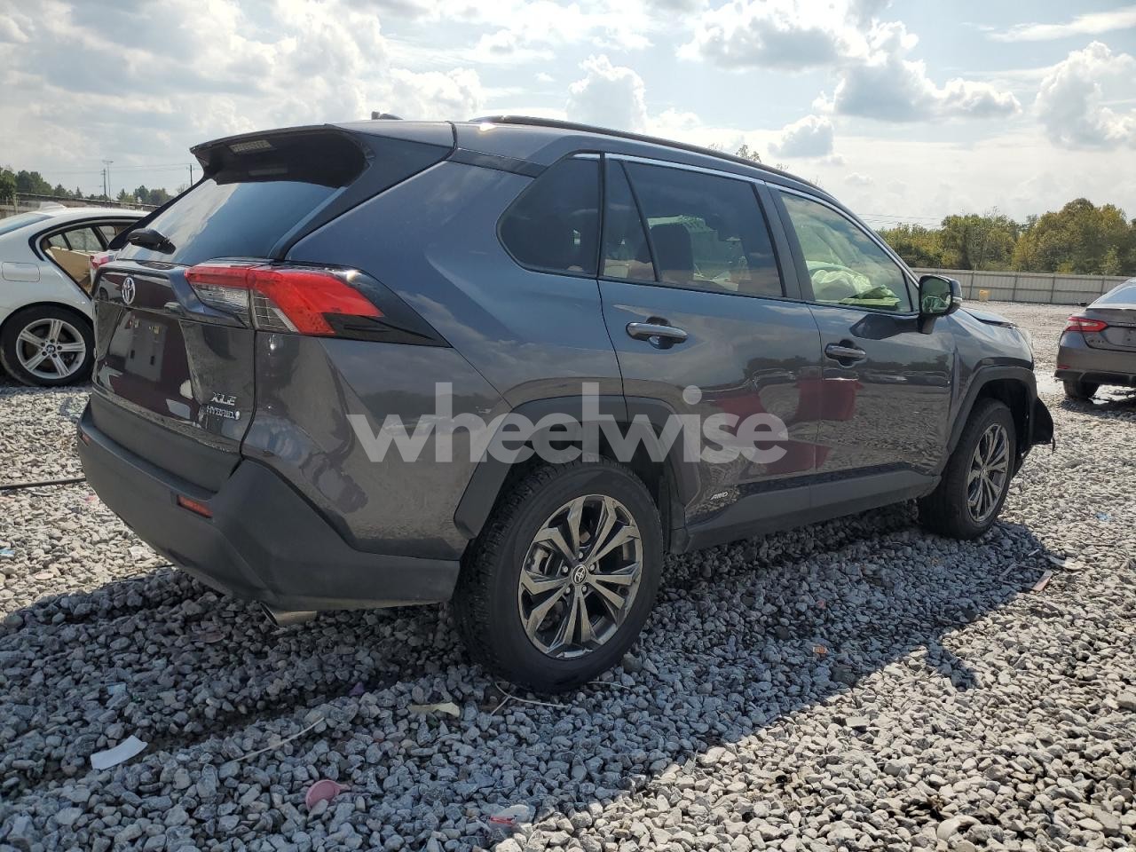 Photo 3 of 2023 TOYOTA RAV4 XLE PREMIUM (VIN JTMB6RFV7PD100937)