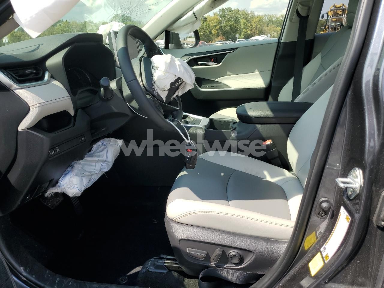 Photo 7 of 2023 TOYOTA RAV4 XLE PREMIUM (VIN JTMB6RFV7PD100937)