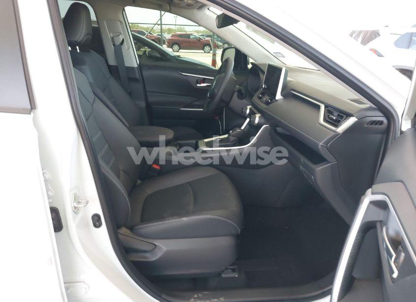 Photo 5 of 2024 Toyota Rav4 HYBRID XLE PREMIUM (VIN JTMB6RFV7RJ061562)