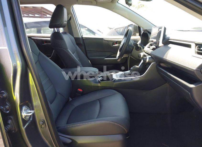 Photo 5 of 2025 Toyota Rav4 HYBRID XLE PREMIUM (VIN JTMB6RFV8SD162341)