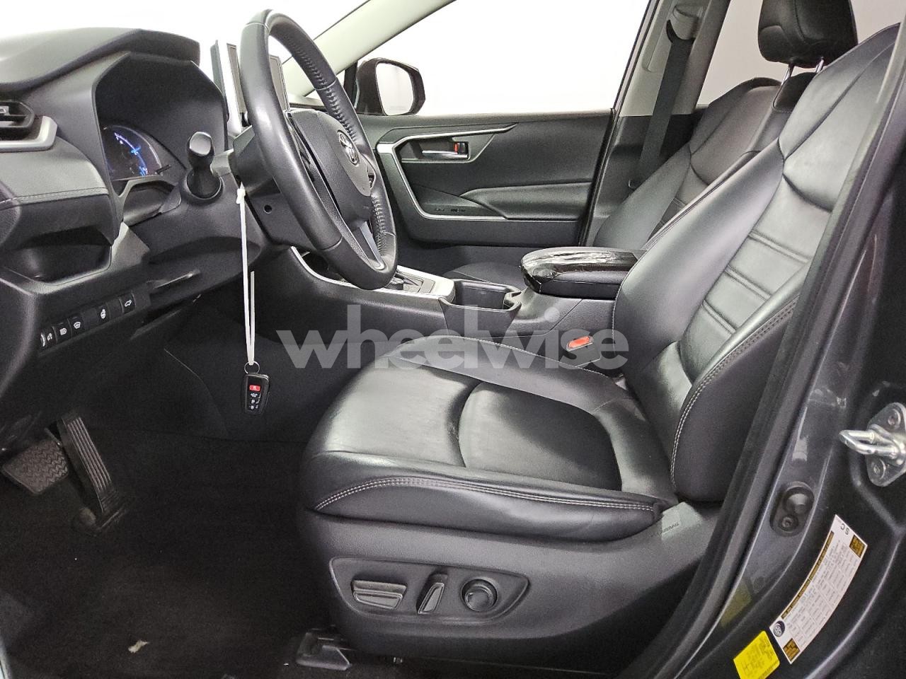 Photo 7 of 2023 TOYOTA RAV4 XLE PREMIUM (VIN JTMB6RFV9PD085163)