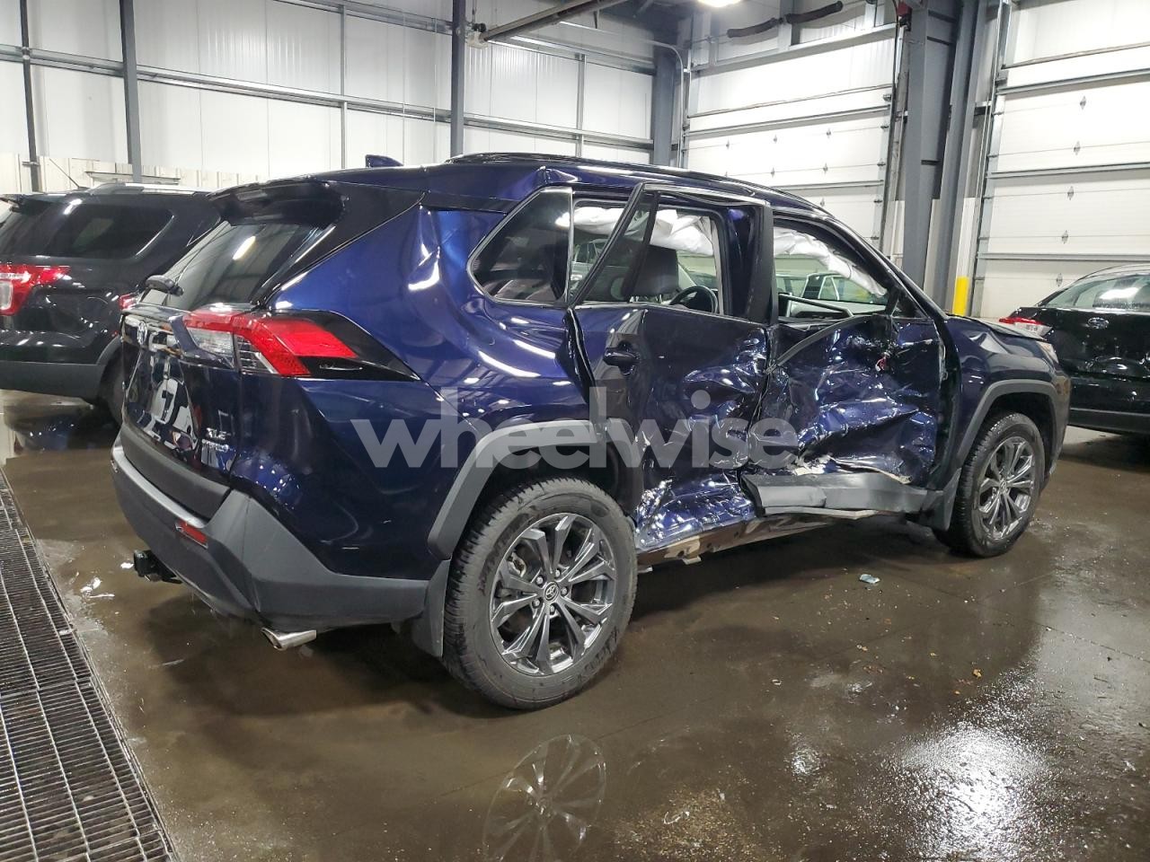 Photo 3 of 2023 TOYOTA RAV4 XLE PREMIUM (VIN JTMB6RFVXPD549075)