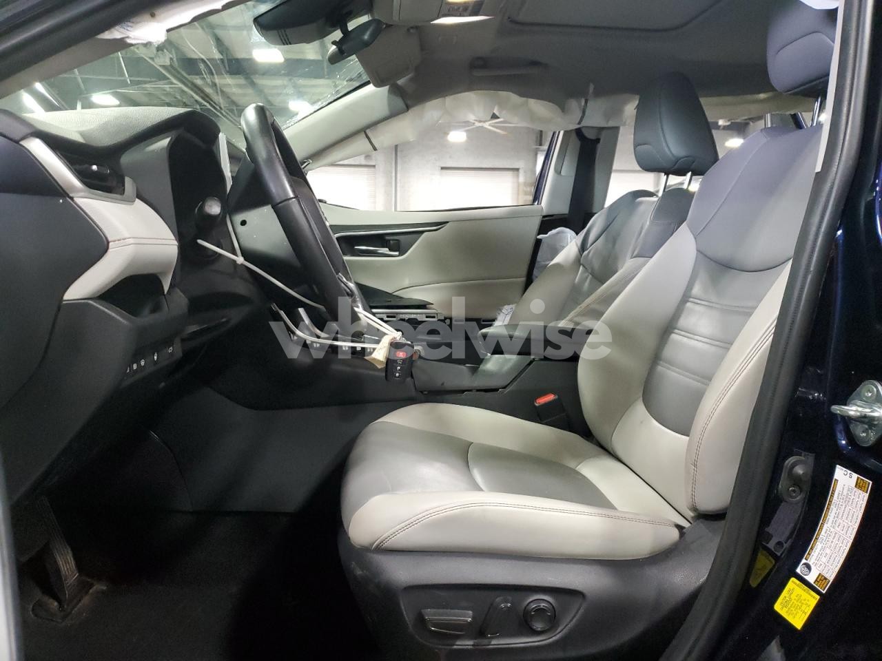 Photo 7 of 2023 TOYOTA RAV4 XLE PREMIUM (VIN JTMB6RFVXPD549075)