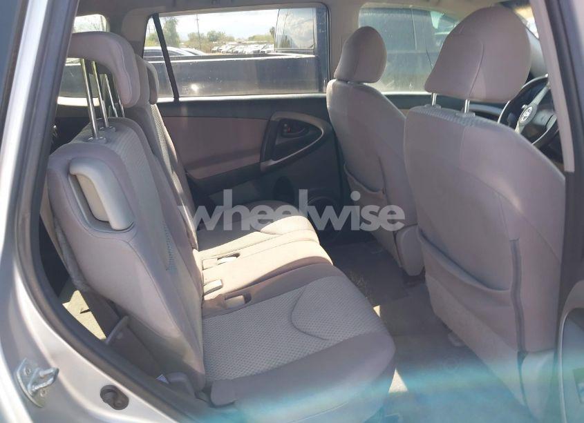 Photo 8 of 2006 Toyota Rav4 (VIN JTMBD33V065007483)