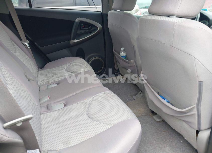 Photo 8 of 2006 Toyota Rav4 (VIN JTMBD33V066022303)