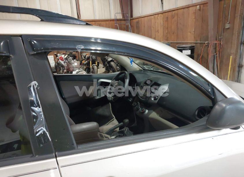 Photo 20 of 2006 Toyota Rav4 (VIN JTMBD33V265001913)