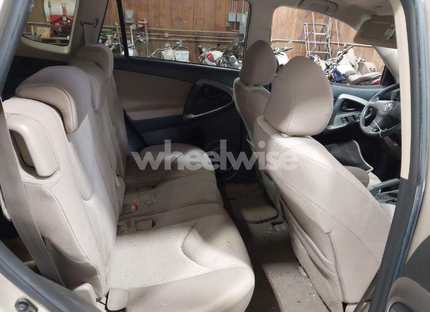 Photo 8 of 2006 Toyota Rav4 (VIN JTMBD33V265001913)