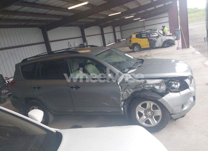 Photo 13 of 2006 Toyota Rav4 (VIN JTMBD33V366018648)