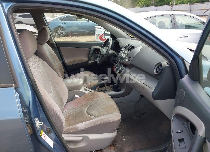 Photo 5 of 2006 Toyota Rav4 (VIN JTMBD33V466010767)