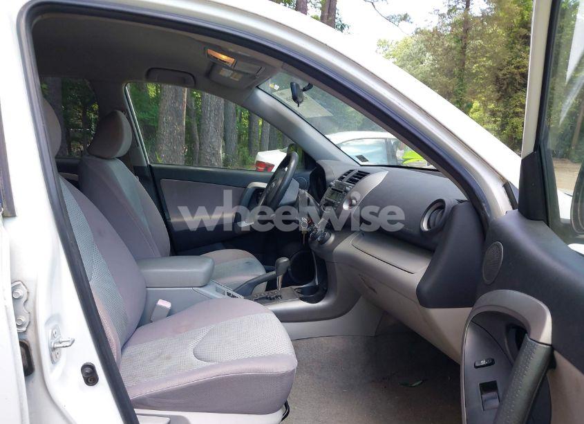 Photo 5 of 2006 Toyota Rav4 (VIN JTMBD33V466020182)